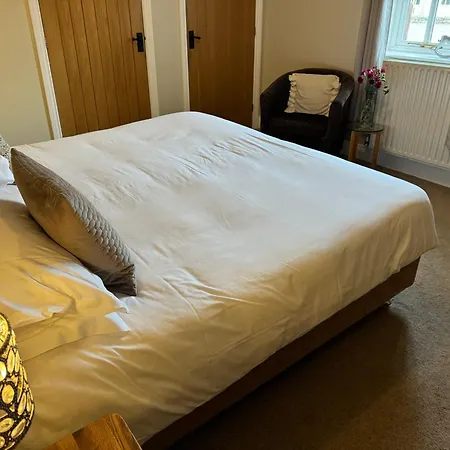 Sandford Arms 3*